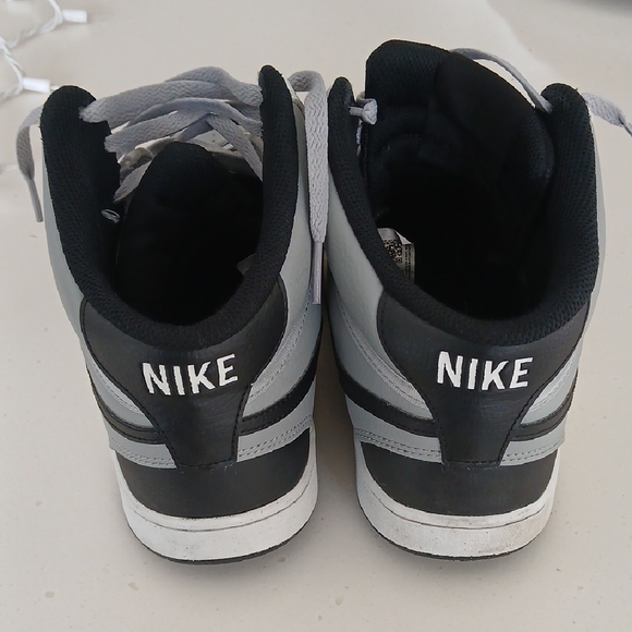 Nike Black and Gray Sneakers Court Vision - Picture 2 of 4